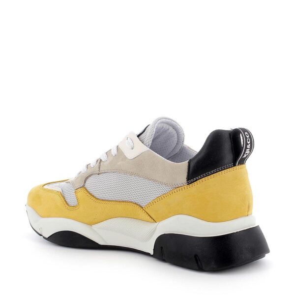 SNEAKER IN CAMOSCIO A RETE BIANCO E GIALLO\IGI&CO - immagine 2